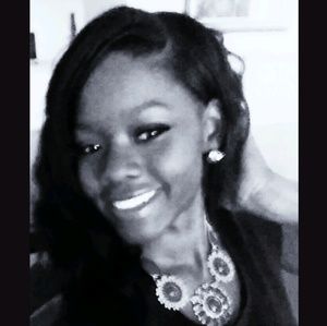 Meet your Posher, Iesha